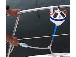 Gavitello autoaffondante radiocomandato Clik per il recupero della cima di ormeggio (trappa)