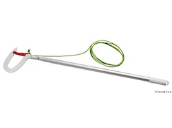 Gancio d'accosto tritelescopico per ormeggio alle boe