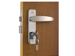Con serratura YALE esterna, blocco dall'interno